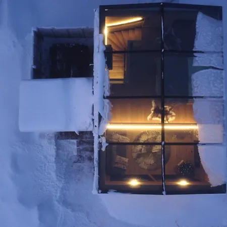 Lapland Luxury Igloos A * Levi