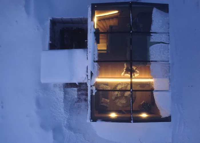 Lapland Luxury Igloos A * Levi