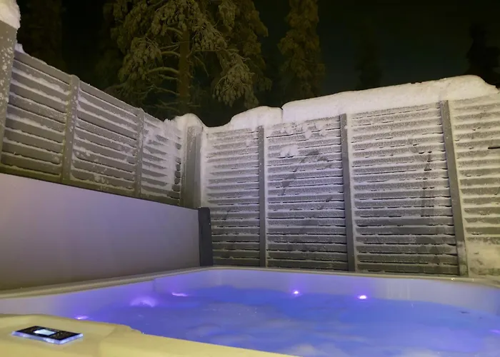 Lapland Luxury Igloos A *